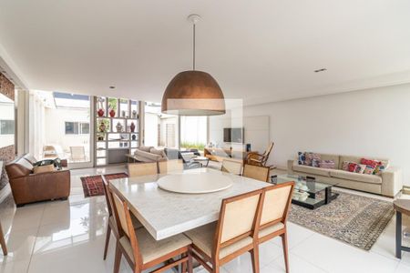 Casa à venda com 350m², 4 quartos e 5 vagas