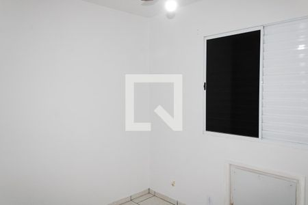 Quarto 2 de apartamento para alugar com 2 quartos, 57m² em Inhoaíba, Rio de Janeiro