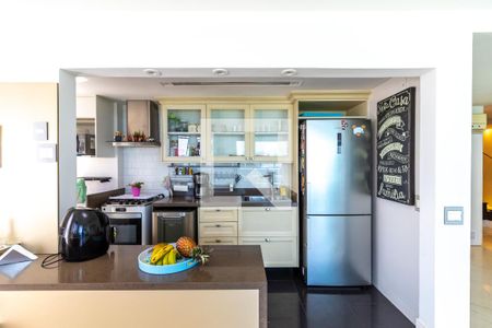 Apartamento à venda com 232m², 2 quartos e 4 vagas Apartamento à venda com 232m², 2 quartos e 4 vagasCozinha