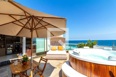 Apartamento à venda com 232m², 2 quartos e 4 vagas Apartamento à venda com 232m², 2 quartos e 4 vagasCobertura Gourmet