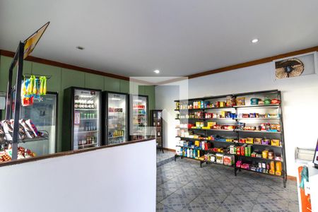 Apartamento à venda com 232m², 2 quartos e 4 vagas Apartamento à venda com 232m², 2 quartos e 4 vagasComum Mini Mercado