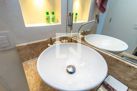 Apartamento à venda com 232m², 2 quartos e 4 vagas Apartamento à venda com 232m², 2 quartos e 4 vagasBanheiro Social Torneira