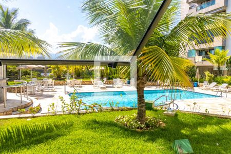 Apartamento à venda com 232m², 2 quartos e 4 vagas Apartamento à venda com 232m², 2 quartos e 4 vagasComum Piscina