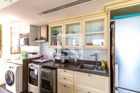 Apartamento à venda com 232m², 2 quartos e 4 vagas Apartamento à venda com 232m², 2 quartos e 4 vagasCozinha - Armários