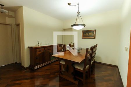 Apartamento para alugar com 150m², 3 quartos e 2 vagas Apartamento para alugar com 150m², 3 quartos e 2 vagasSala