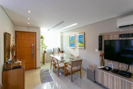 Sala de casa à venda com 3 quartos, 120m² em Paquetá, Belo Horizonte