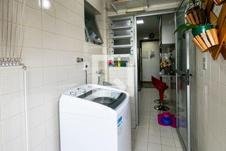 Apartamento para alugar com 66m², 3 quartos e 1 vagaÁrea de Serviço