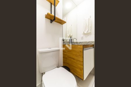 Banheiro - Armário de kitnet/studio para alugar com 1 quarto, 23m² em República, São Paulo