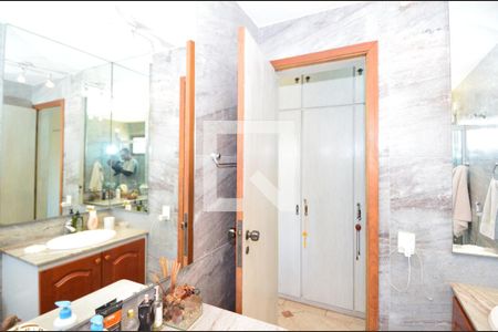 Apartamento à venda com 450m², 5 quartos e 3 vagasBanheiro social 