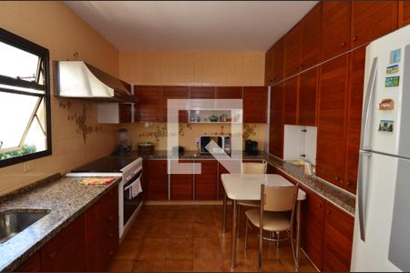 Apartamento à venda com 450m², 5 quartos e 3 vagasCozinha