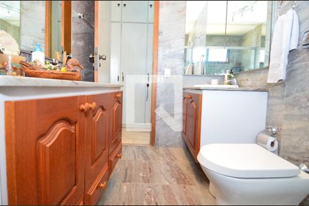 Apartamento à venda com 450m², 5 quartos e 3 vagasBanheiro social 