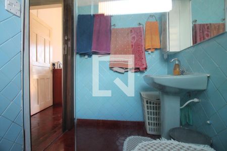 Casa à venda com 224m², 3 quartos e 2 vagasBanheiro