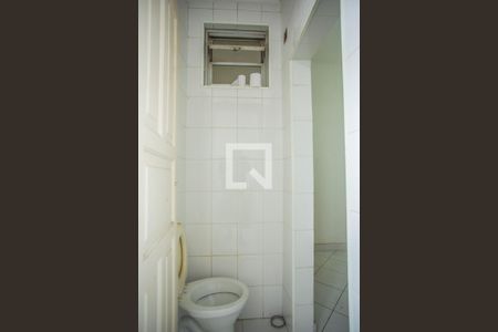 Apartamento para alugar com 100m², 3 quartos e sem vaga Apartamento para alugar com 100m², 3 quartos e sem vagaBanheiro de Serviço