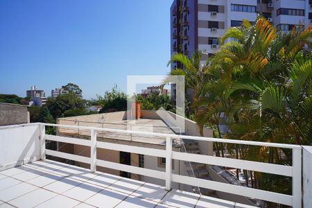 Casa à venda com 300m², 3 quartos e 4 vagasVaranda fundos