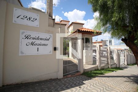 Apartamento para alugar com 55m², 2 quartos e sem vagaFachada