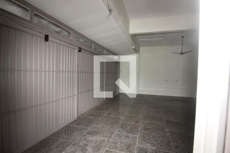 Casa para alugar com 483m², 4 quartos e 6 vagas Casa para alugar com 483m², 4 quartos e 6 vagasSalão de Festas