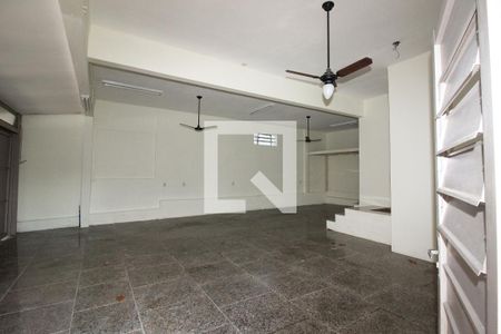 Casa para alugar com 483m², 4 quartos e 6 vagas Casa para alugar com 483m², 4 quartos e 6 vagasSalão de Festas