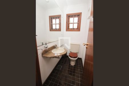 Casa para alugar com 483m², 4 quartos e 6 vagas Casa para alugar com 483m², 4 quartos e 6 vagasLavabo