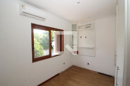 Casa para alugar com 483m², 4 quartos e 6 vagas Casa para alugar com 483m², 4 quartos e 6 vagasQuarto 2
