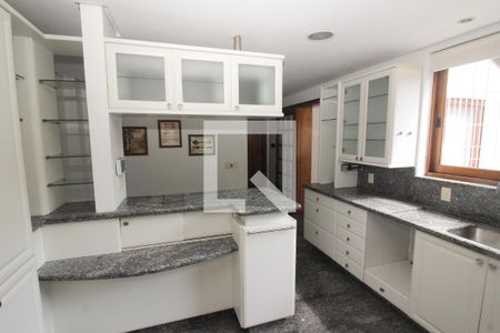 Casa para alugar com 483m², 4 quartos e 6 vagas Casa para alugar com 483m², 4 quartos e 6 vagasCozinha