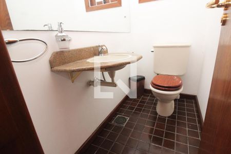 Casa para alugar com 483m², 4 quartos e 6 vagas Casa para alugar com 483m², 4 quartos e 6 vagasLavabo