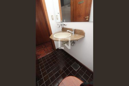Casa para alugar com 483m², 4 quartos e 6 vagas Casa para alugar com 483m², 4 quartos e 6 vagasLavabo