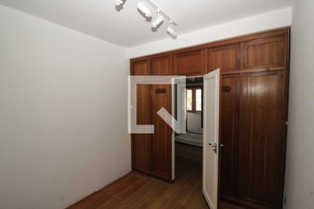 Casa para alugar com 483m², 4 quartos e 6 vagas Casa para alugar com 483m², 4 quartos e 6 vagasCloset da suíte