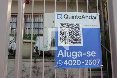 Casa para alugar com 483m², 4 quartos e 6 vagas Casa para alugar com 483m², 4 quartos e 6 vagasFachada