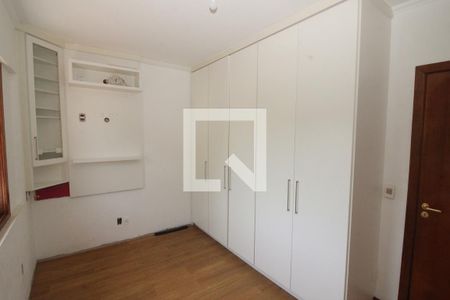 Casa para alugar com 483m², 4 quartos e 6 vagas Casa para alugar com 483m², 4 quartos e 6 vagasQuarto 2