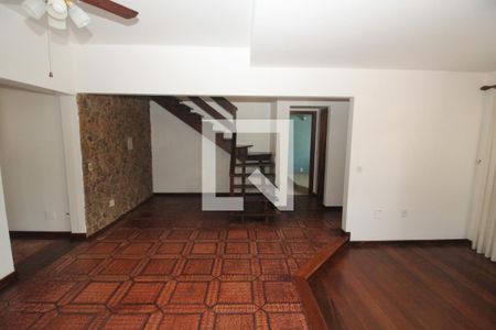 Sala 1 de casa para alugar com 4 quartos, 483m² em Coronel Aparicio Borges, Porto Alegre