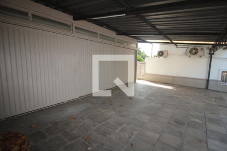 Casa para alugar com 483m², 4 quartos e 6 vagas Casa para alugar com 483m², 4 quartos e 6 vagasGaragem