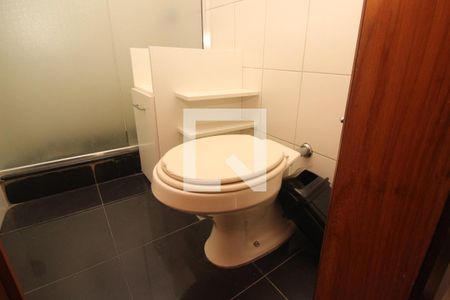 Casa para alugar com 483m², 4 quartos e 6 vagas Casa para alugar com 483m², 4 quartos e 6 vagasBanheiro Social