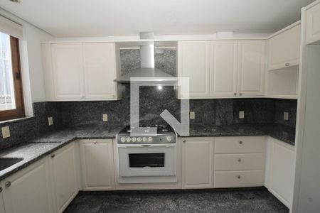 Casa para alugar com 483m², 4 quartos e 6 vagas Casa para alugar com 483m², 4 quartos e 6 vagasCozinha