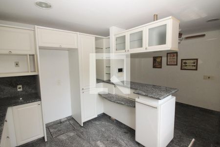 Casa para alugar com 483m², 4 quartos e 6 vagas Casa para alugar com 483m², 4 quartos e 6 vagasCozinha