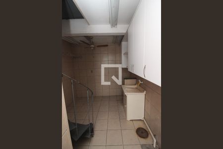 Casa para alugar com 483m², 4 quartos e 6 vagas Casa para alugar com 483m², 4 quartos e 6 vagasÁrea de Serviço