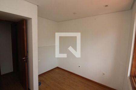 Casa para alugar com 483m², 4 quartos e 6 vagas Casa para alugar com 483m², 4 quartos e 6 vagasQuarto 3