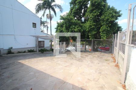 Casa para alugar com 483m², 4 quartos e 6 vagas Casa para alugar com 483m², 4 quartos e 6 vagasQuintal