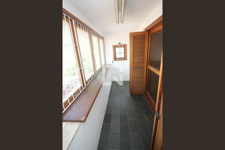 Casa para alugar com 483m², 4 quartos e 6 vagas Casa para alugar com 483m², 4 quartos e 6 vagasSacada do Quarto Suíte