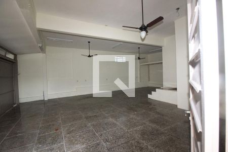 Casa para alugar com 483m², 4 quartos e 6 vagas Casa para alugar com 483m², 4 quartos e 6 vagasSalão de Festas