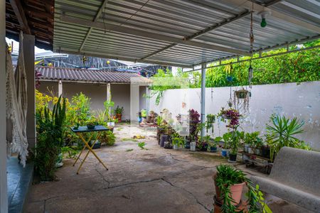 Casa à venda com 250m², 4 quartos e 2 vagasQuintal