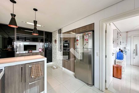 Apartamento à venda com 200m², 3 quartos e 6 vagasCozinha