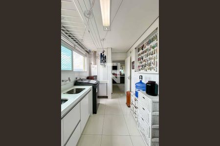 Apartamento à venda com 200m², 3 quartos e 6 vagasCozinha