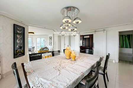 Apartamento à venda com 200m², 3 quartos e 6 vagasSala