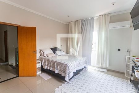 Casa à venda com 300m², 6 quartos e 12 vagasSuíte 1 no 2° Pavimento