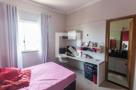 Casa à venda com 300m², 6 quartos e 12 vagasSuíte 2 no 2° Pavimento