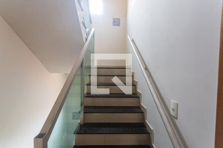 Casa à venda com 300m², 6 quartos e 12 vagasEscada de Acesso ao Espaço Gourmet