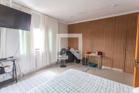 Casa à venda com 300m², 6 quartos e 12 vagasSuíte 1 no 2° Pavimento