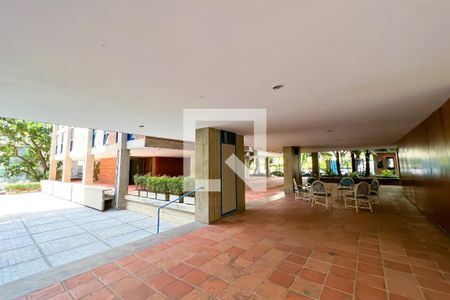 Apartamento à venda com 82m², 2 quartos e 1 vaga Apartamento à venda com 82m², 2 quartos e 1 vagaÁrea externa