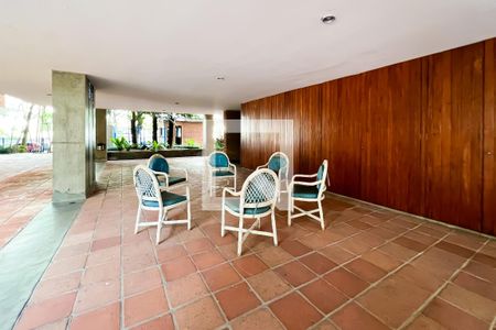 Apartamento à venda com 82m², 2 quartos e 1 vaga Apartamento à venda com 82m², 2 quartos e 1 vagaÁrea externa