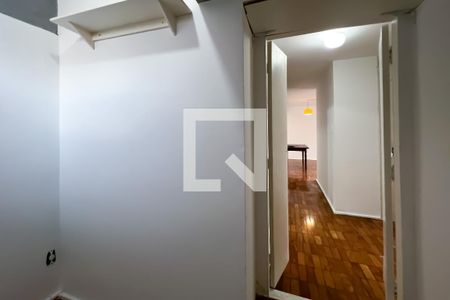Apartamento à venda com 82m², 2 quartos e 1 vaga Apartamento à venda com 82m², 2 quartos e 1 vagaCloset